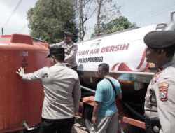 Polisi Beri Bantuan Air Bersih Untuk Ratusan Warga di 4 Desa Wilayah Ponorogo