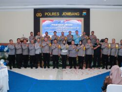 Gelar Tasyakuran Hari lalu Lintas Bhayangkara ke 69, Polres Jombang Ganjar Penghargaan Anggota Berprestasi