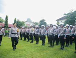 Kapolres Jombang Pimpin Apel Gelar Pasukan Operasi Keselamatan Semeru 2025*