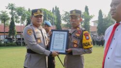Bentuk Apresiasi, Kapolres Jombang Berikan Penghargaan kepada 10 Anggota Berprestasi