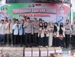 Keluarga Besar Polres Jombang Berikan Bantuan Sosial kepada Mahasiswa Asal Aceh, Sumut, dan Sumbar