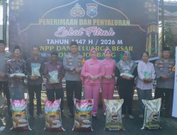 Polres Jombang Salurkan 3,3 Ton Zakat Fitrah kepada Masyarakat
